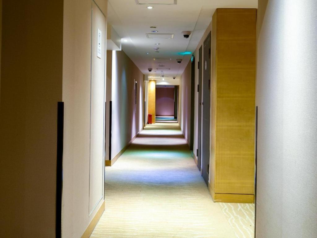 Ji Hotel Shanghai Yan An Road Branch מראה חיצוני תמונה